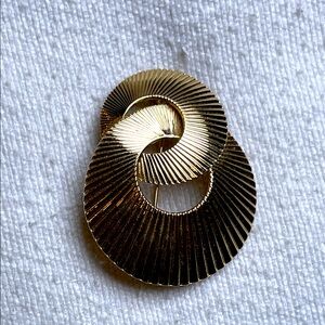 Christian Dior Vintage brooch EUC